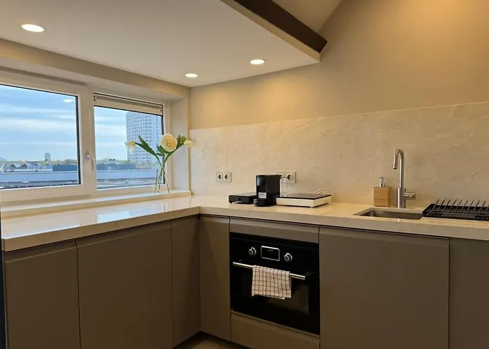 Apartament The Glamorous Chic Garden View R4 *