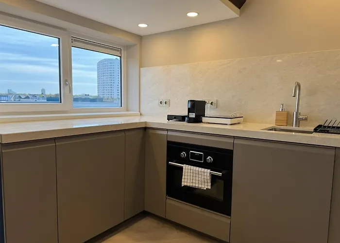 The Glamorous Chic Garden View R4 *