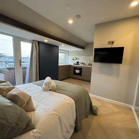 Apartment The Glamorous Chic Garden View R4 *