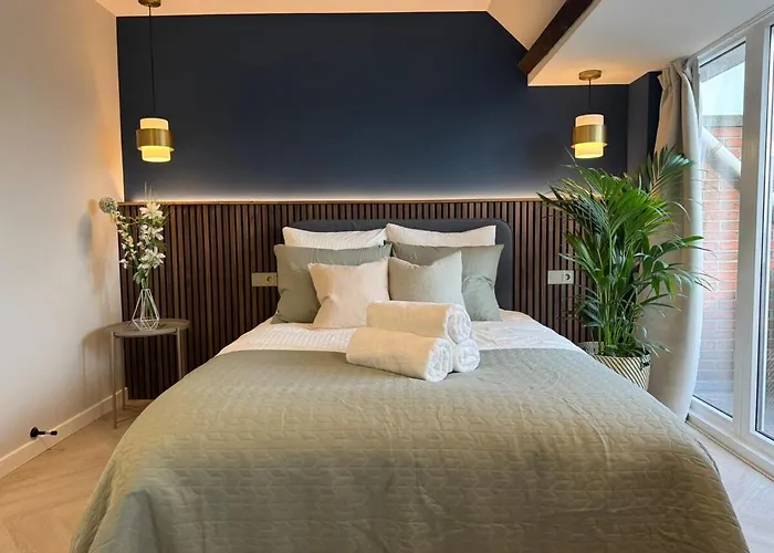 The Glamorous Chic Garden View R4 The Hague